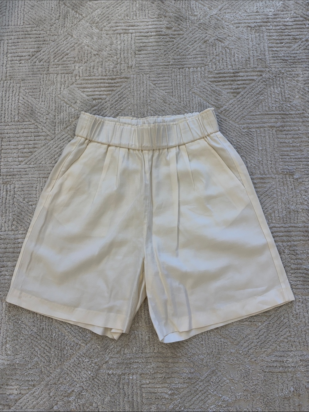 H&M Cream High-Waist Shorts